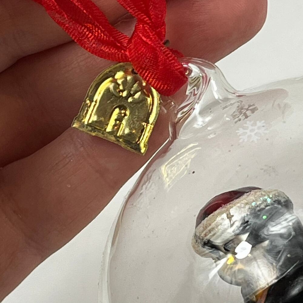 Thomas Pacconi Penguin Glass Dome Ornament Snowglobe Glitter 4.25" Vintage - Picture 7 of 8
